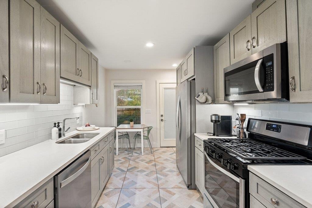 2702 Crest Ave - Photo 15