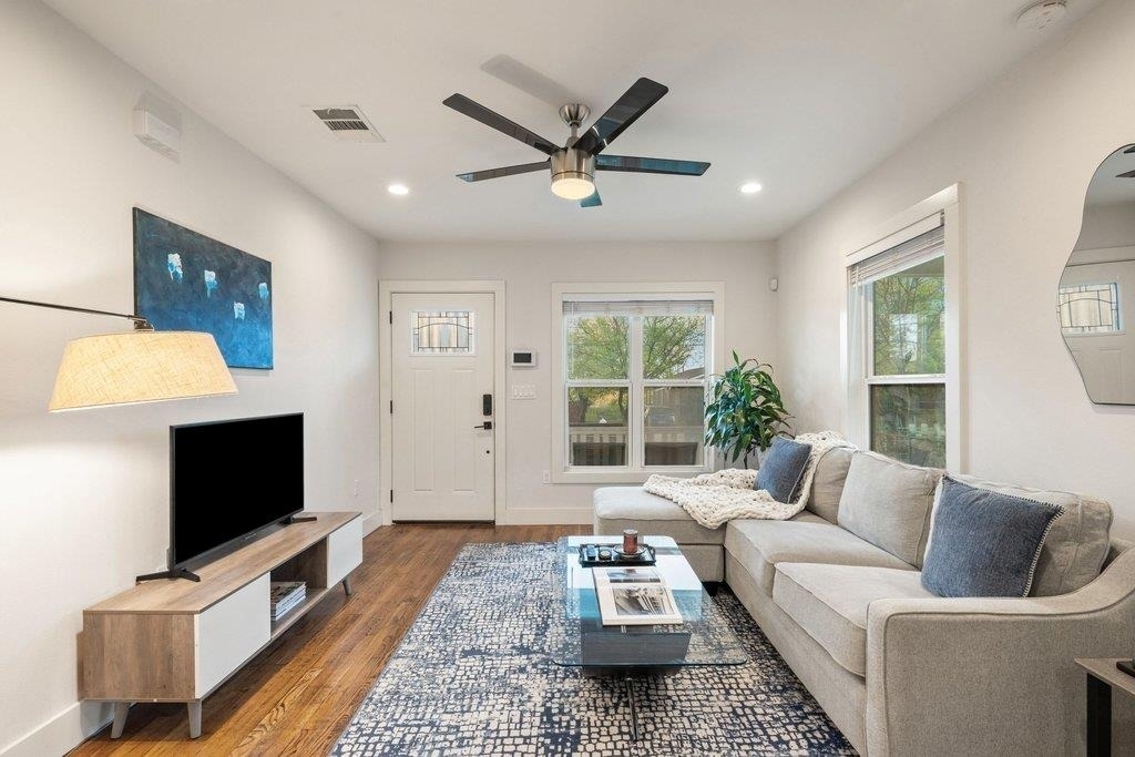 2702 Crest Ave - Photo 5