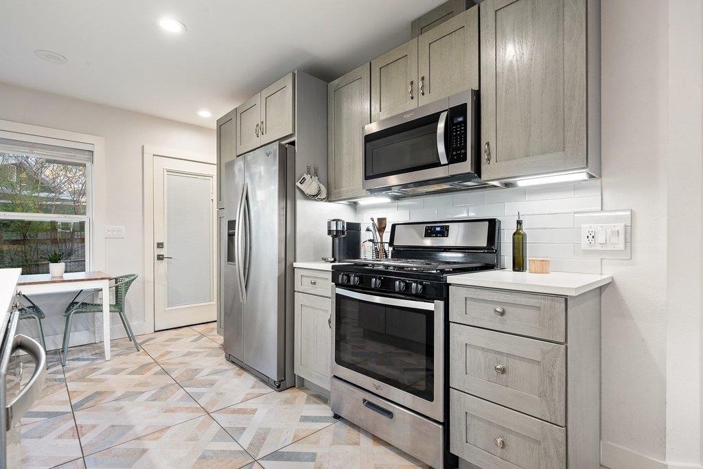 2702 Crest Ave - Photo 11