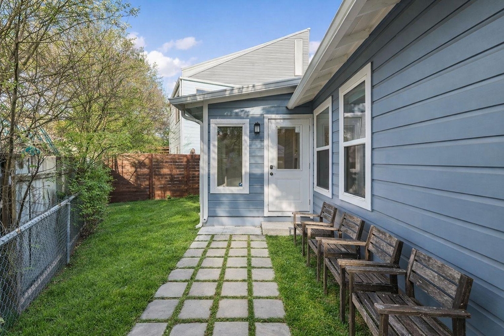2702 Crest Ave - Photo 28