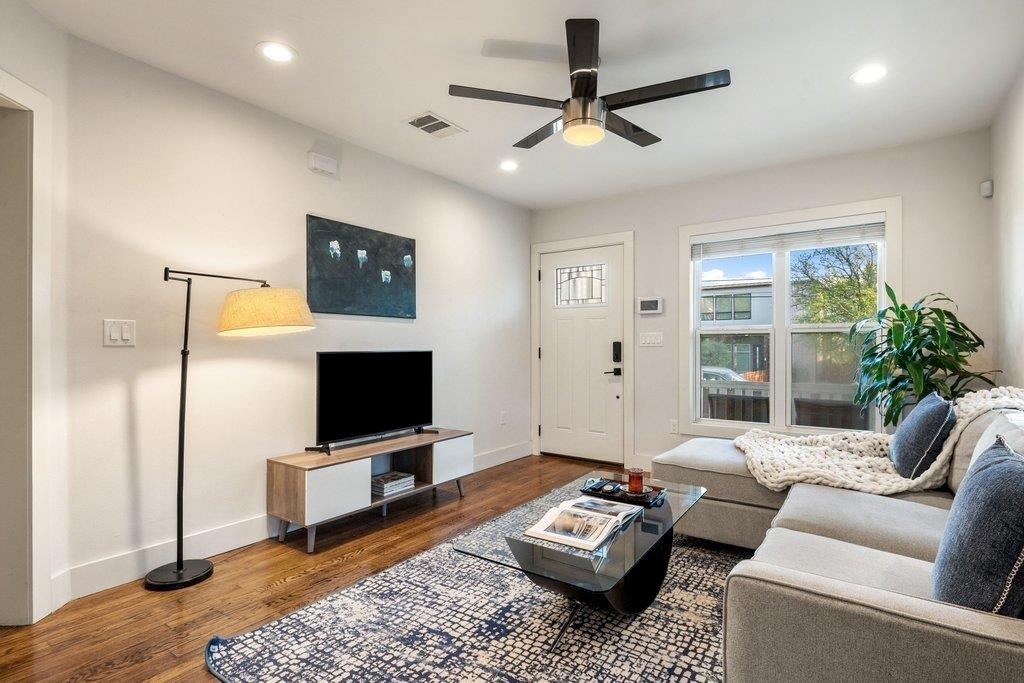 2702 Crest Ave - Photo 8