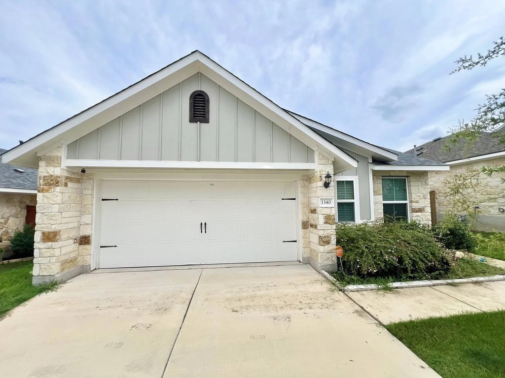 1340 Low Branch Ln - Photo 0