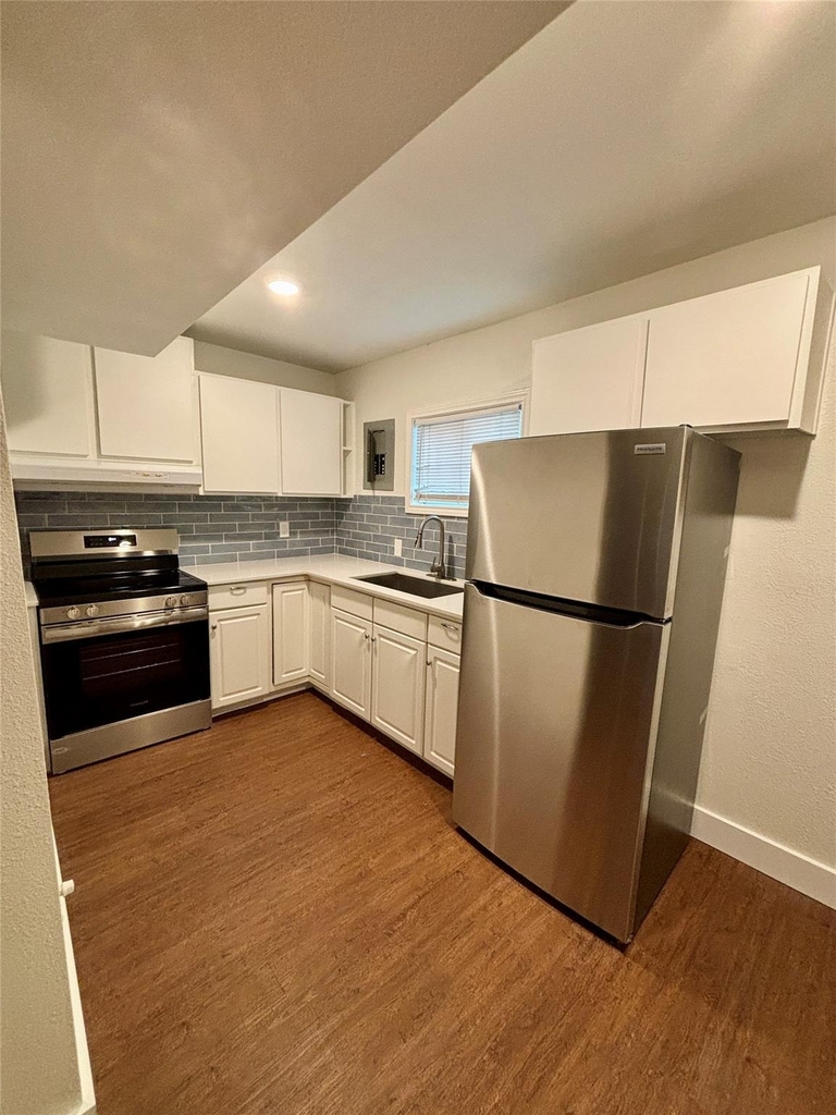 1115 Haynes St - Photo 3