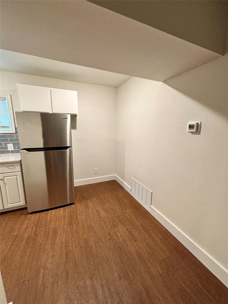 1115 Haynes St - Photo 4