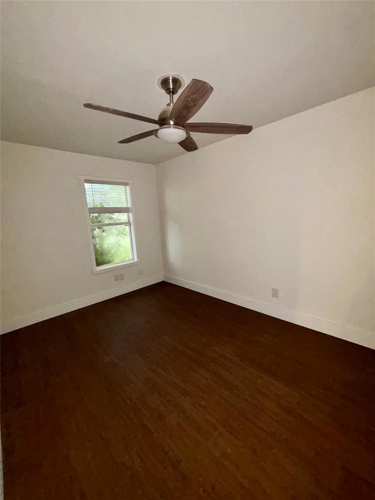 1115 Haynes St - Photo 8
