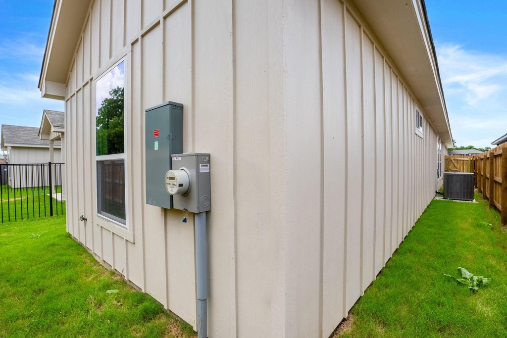 410 W Avenue C - Photo 30