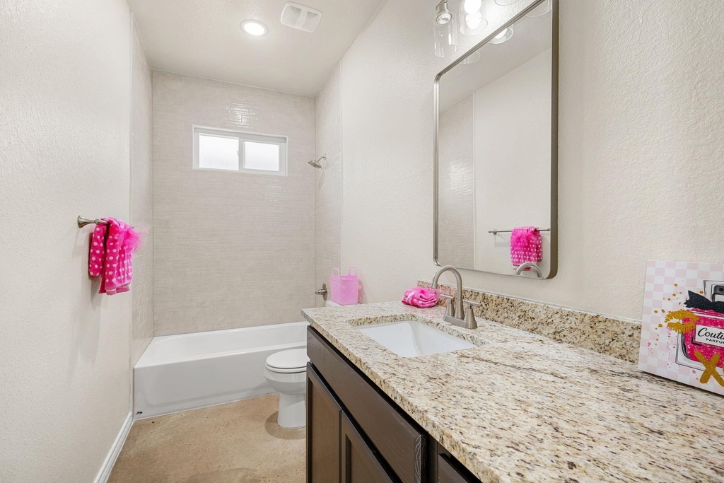410 W Avenue C - Photo 22