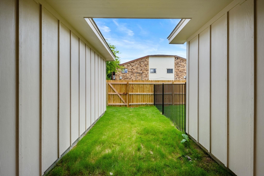410 W Avenue C - Photo 29