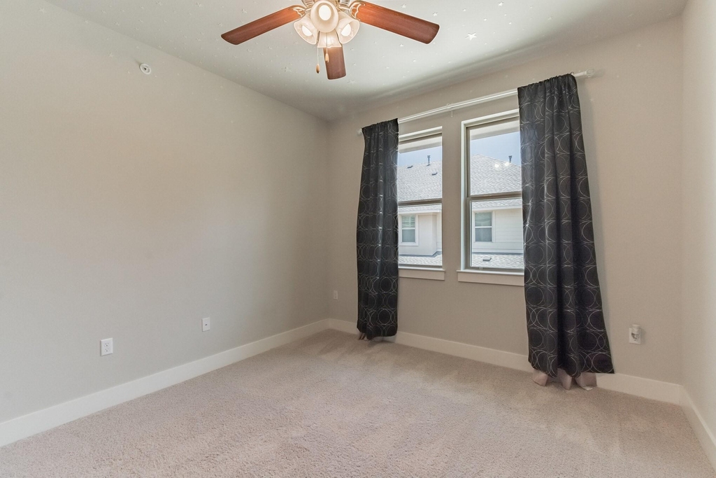 13800 Lyndhurst St - Photo 32