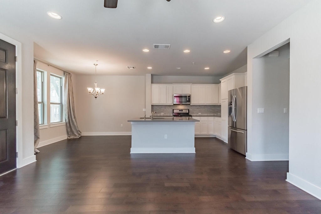 13800 Lyndhurst St - Photo 9