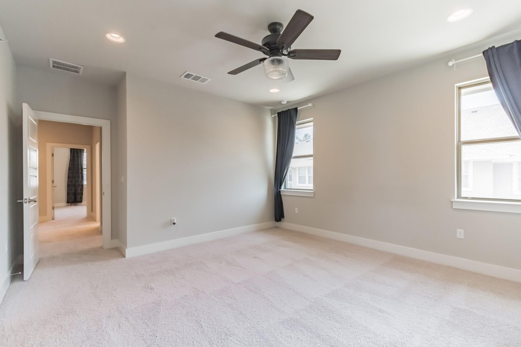 13800 Lyndhurst St - Photo 19