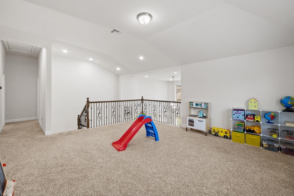724 Pioneer Grv - Photo 27
