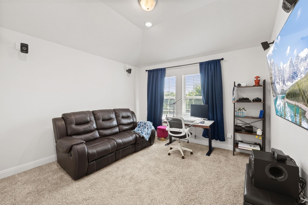 724 Pioneer Grv - Photo 28