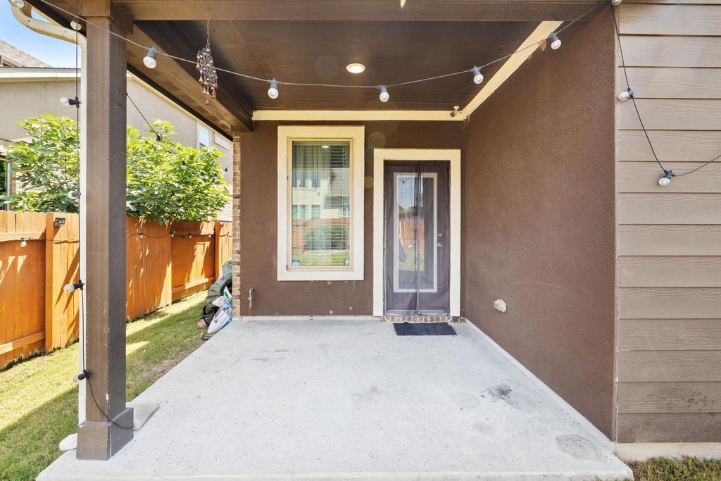 724 Pioneer Grv - Photo 35