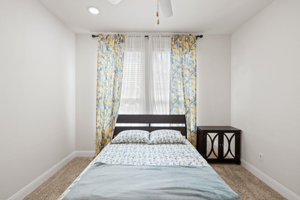 724 Pioneer Grv - Photo 25