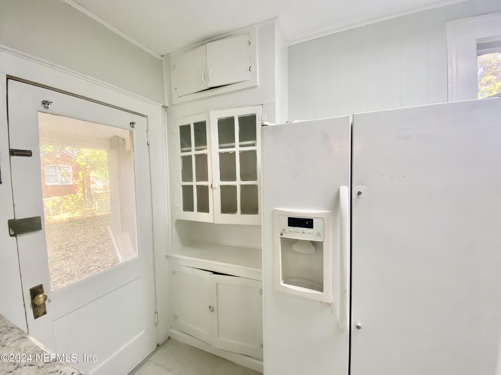 1653 Euclid Street - Photo 6