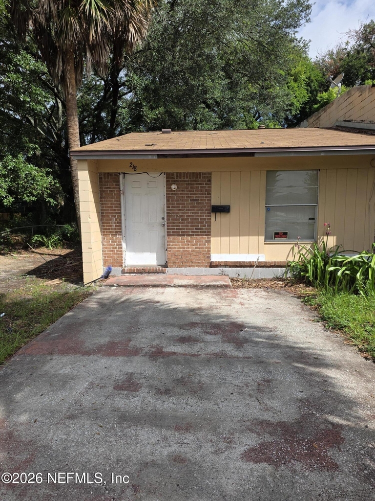 218 Spruce Street - Photo 0