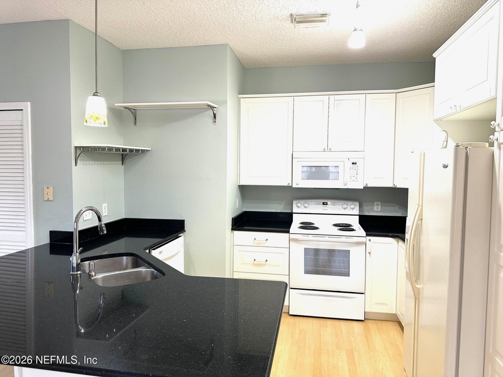 1723 Forest Lake Circle - Photo 8
