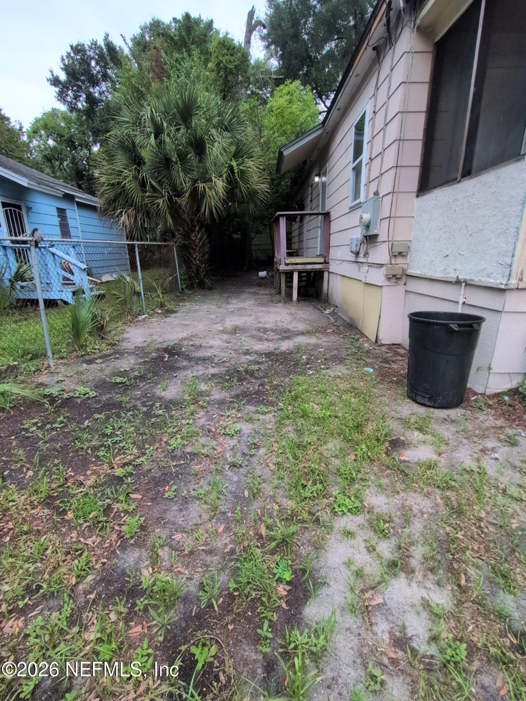 349 Phelps Street - Photo 16