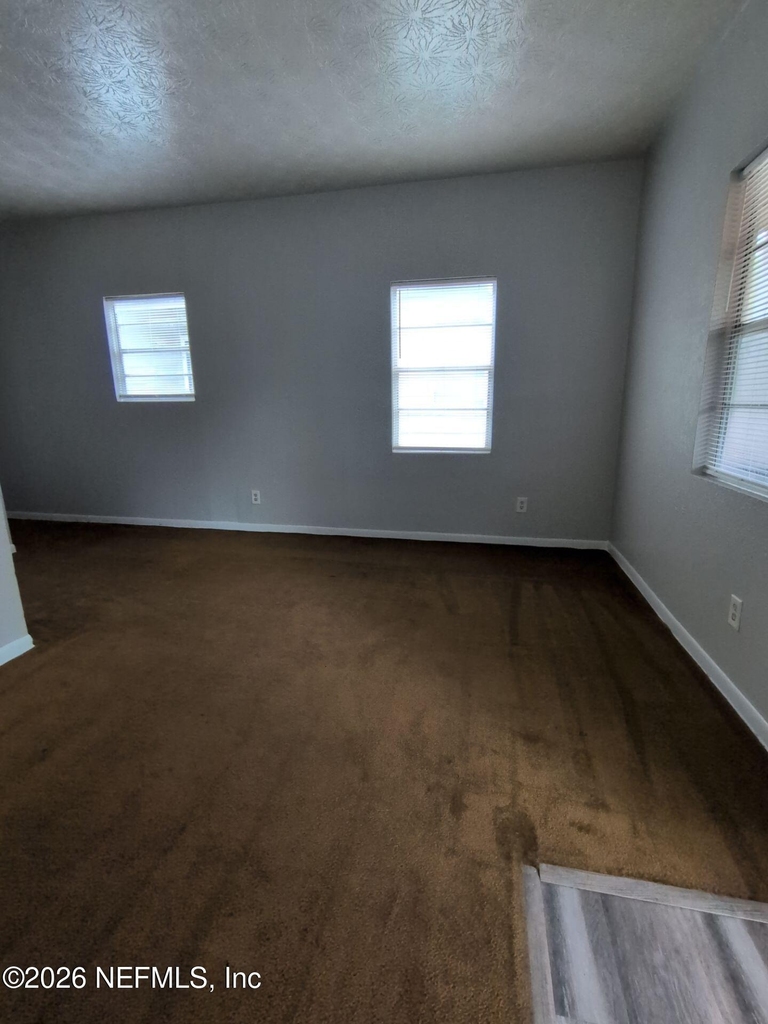 349 Phelps Street - Photo 2