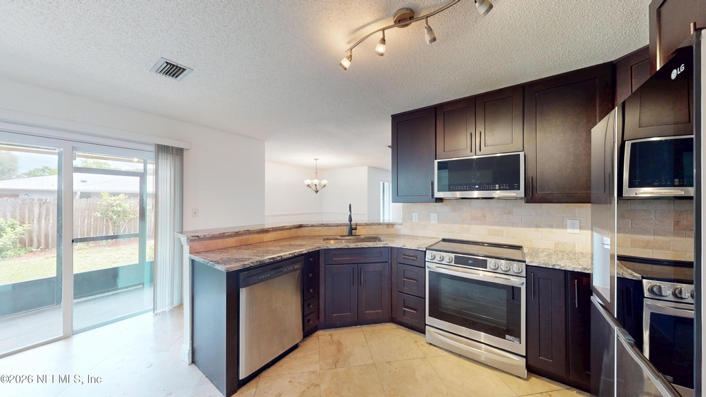 111 Lobelia Road - Photo 15
