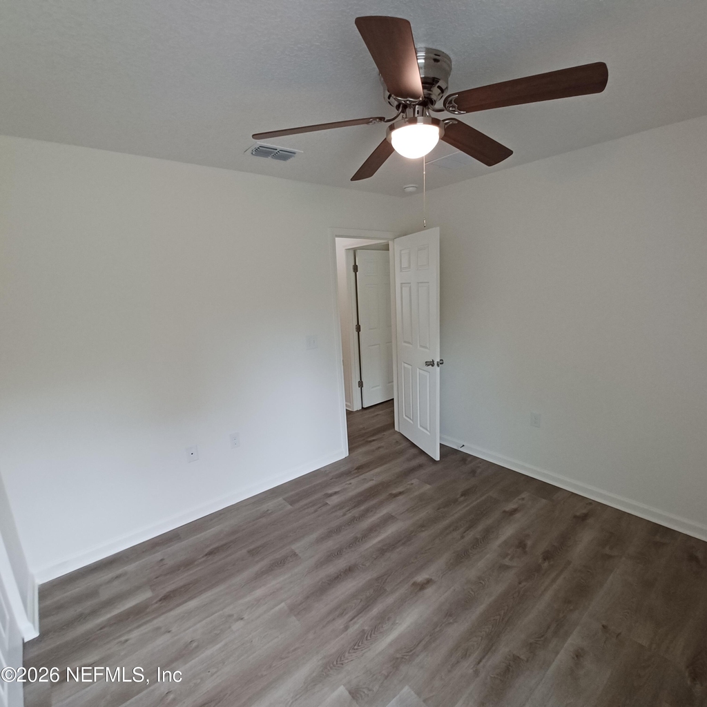 618 Hannah Street - Photo 17