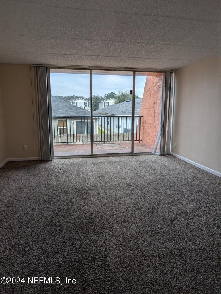 3401 Townsend Boulevard - Photo 5