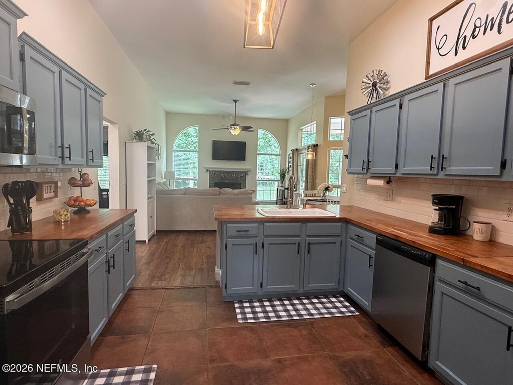 1484 Wild Iris Lane - Photo 8