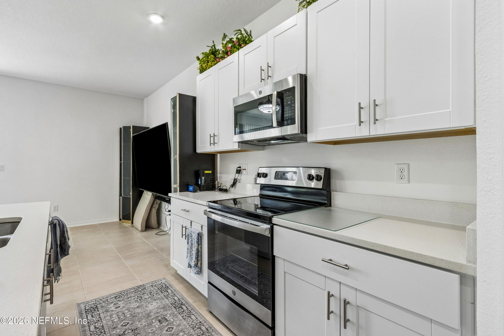 348 Anthony Drive - Photo 3