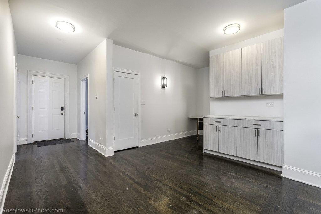 5459 S Ingleside Avenue - Photo 3