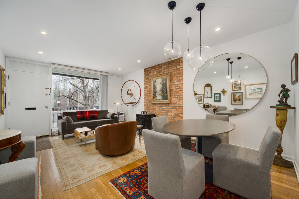235 W Eugenie Street - Photo 1