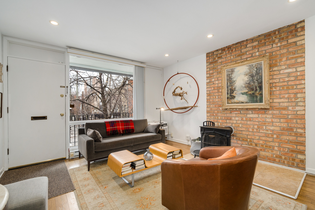 235 W Eugenie Street - Photo 2