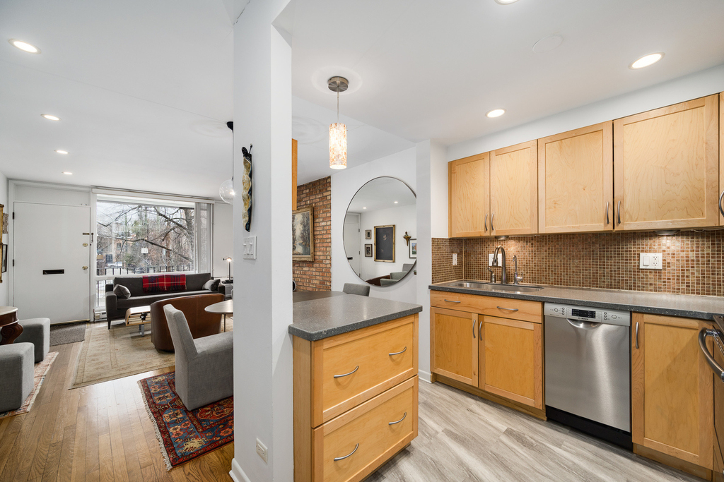 235 W Eugenie Street - Photo 6