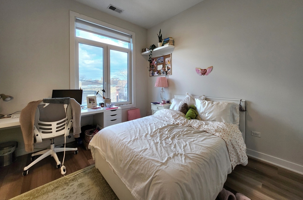 1348 W Roscoe Street - Photo 10