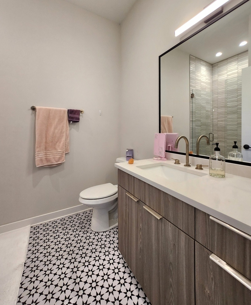 1348 W Roscoe Street - Photo 12