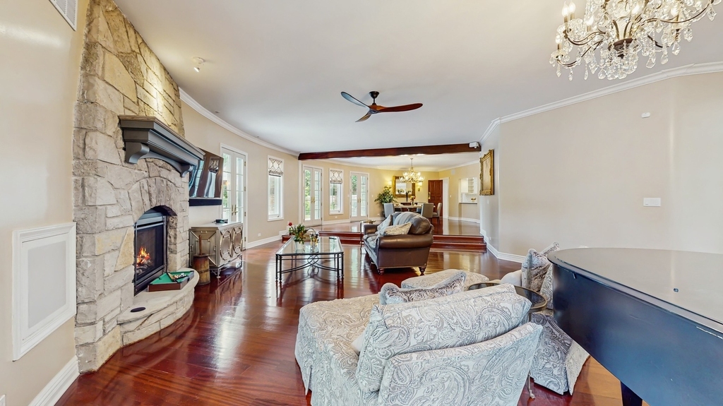 570 Hathaway Circle - Photo 4