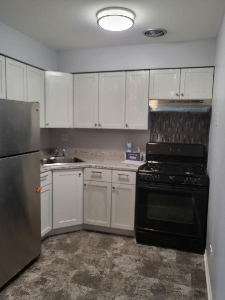1227 S Harlem Avenue - Photo 2