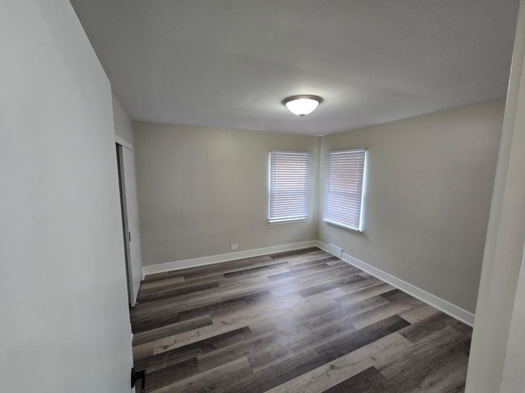 5522 Pershing Avenue - Photo 11