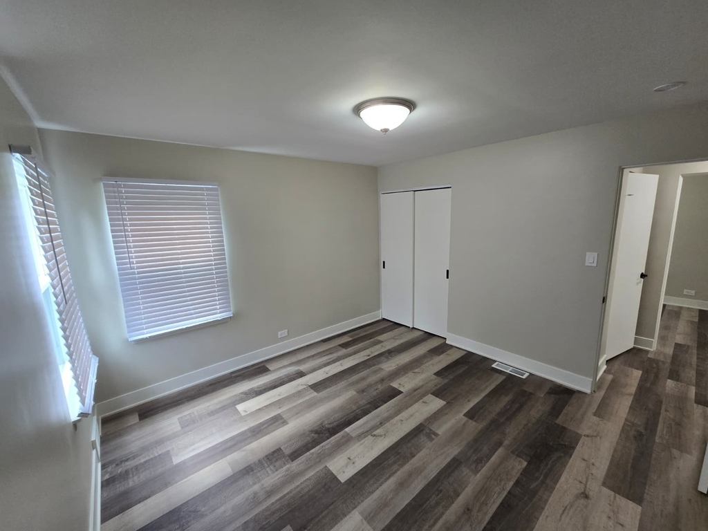5522 Pershing Avenue - Photo 9