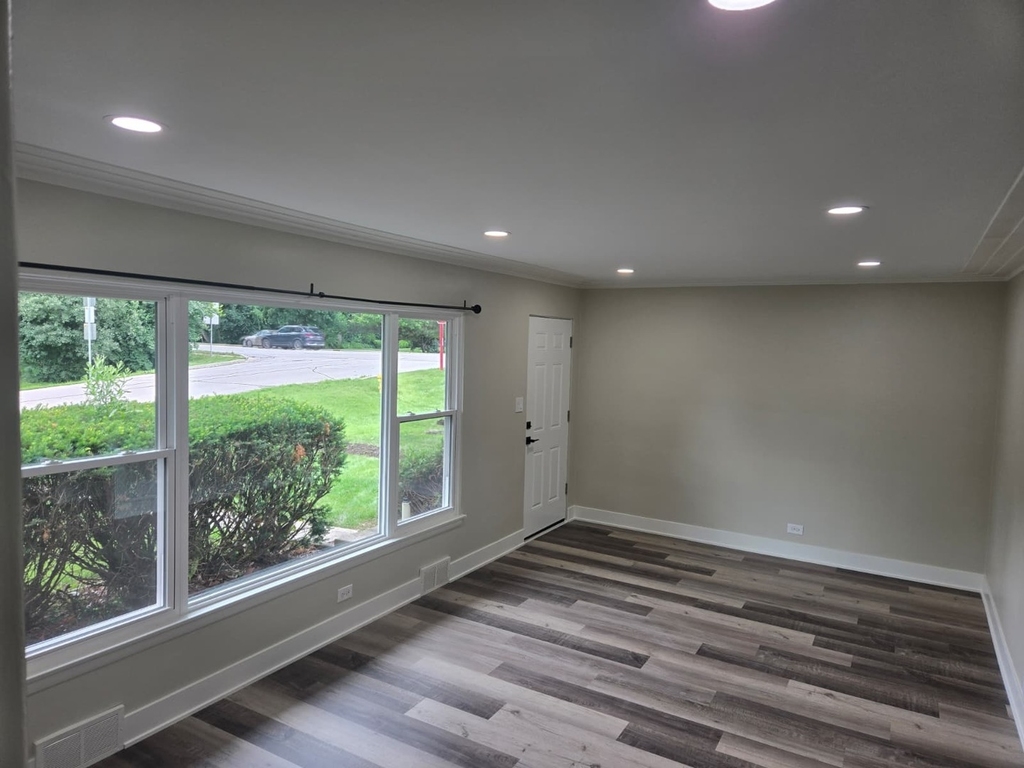 5522 Pershing Avenue - Photo 2