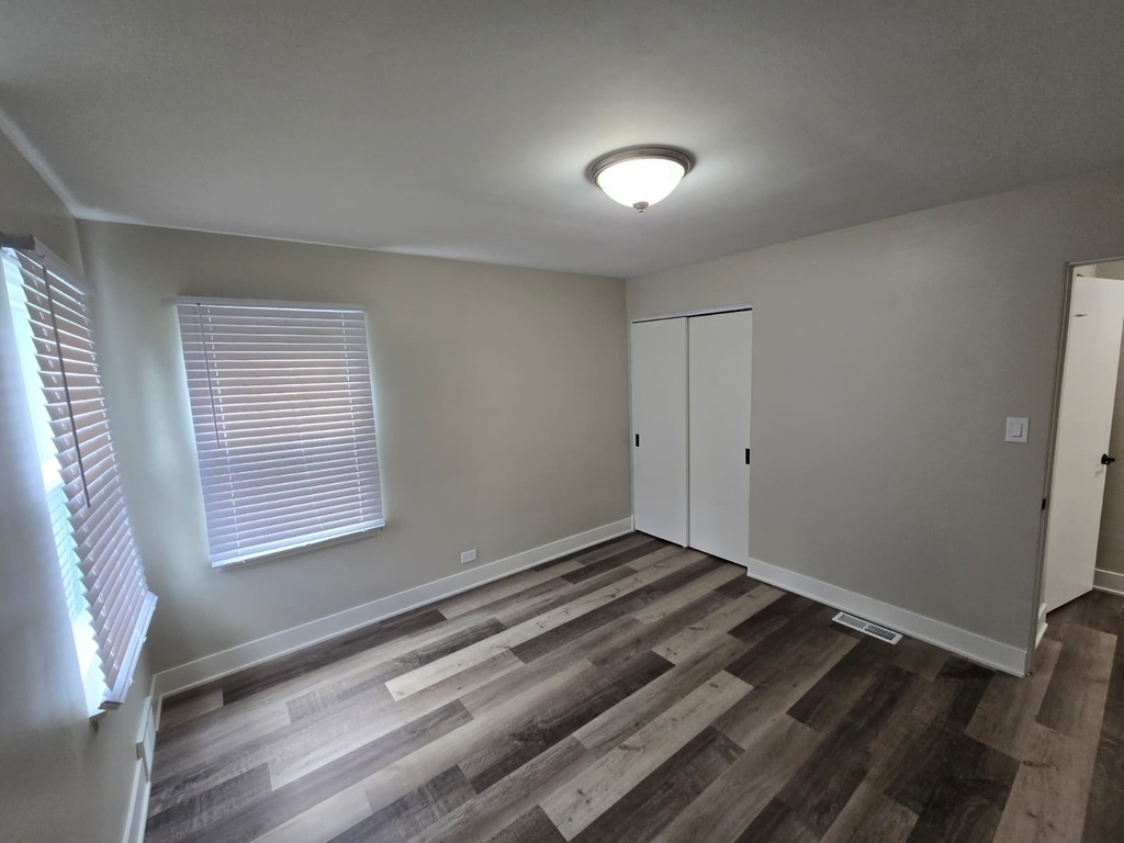 5522 Pershing Avenue - Photo 10
