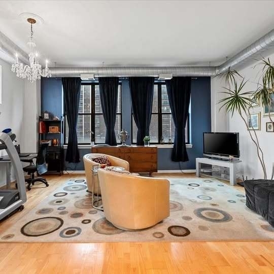 950 W Leland Avenue - Photo 2