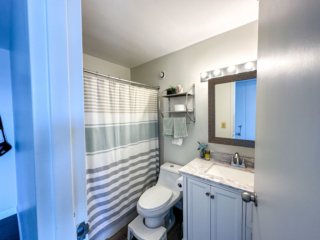 1122 N Clark Street - Photo 3