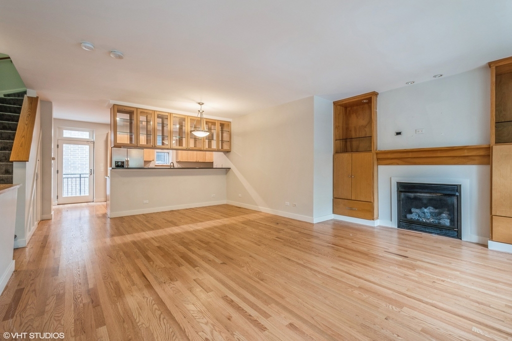 7209 N Oakley Avenue - Photo 2