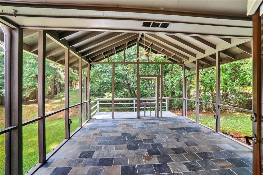 447 Cove Drive - Photo 17