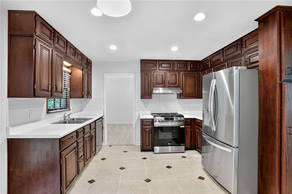 447 Cove Drive - Photo 4