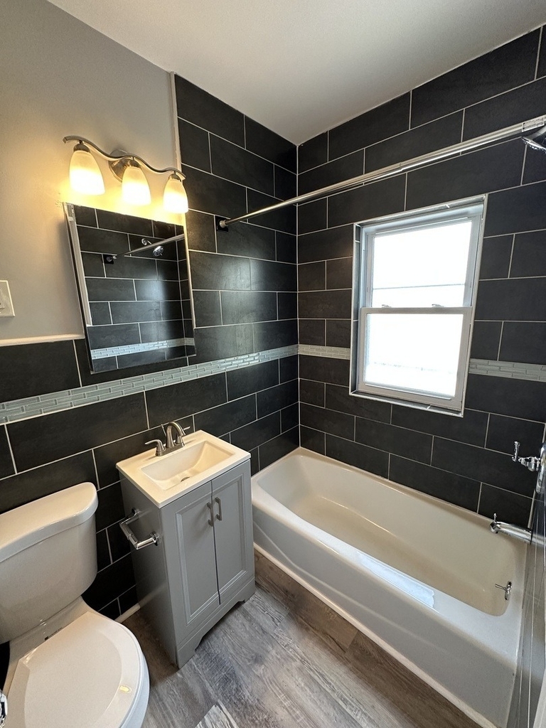 5735 W Wellington Avenue - Photo 9