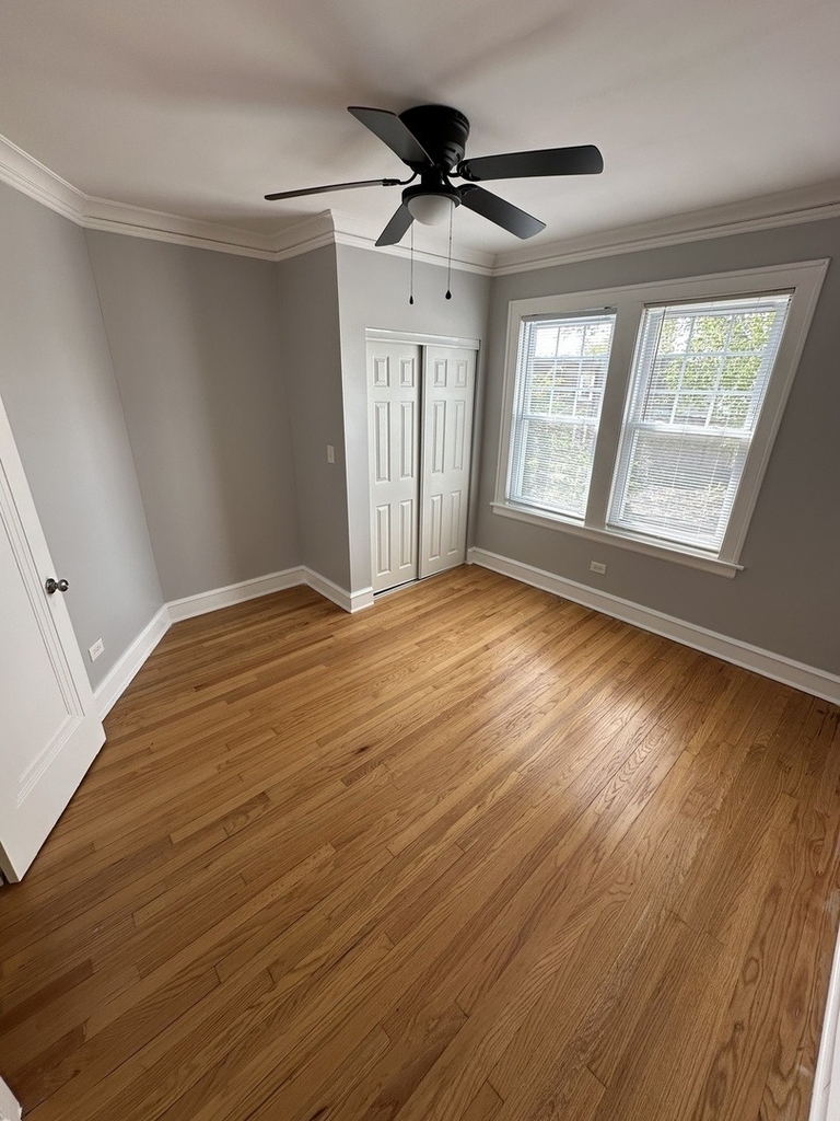 5735 W Wellington Avenue - Photo 8