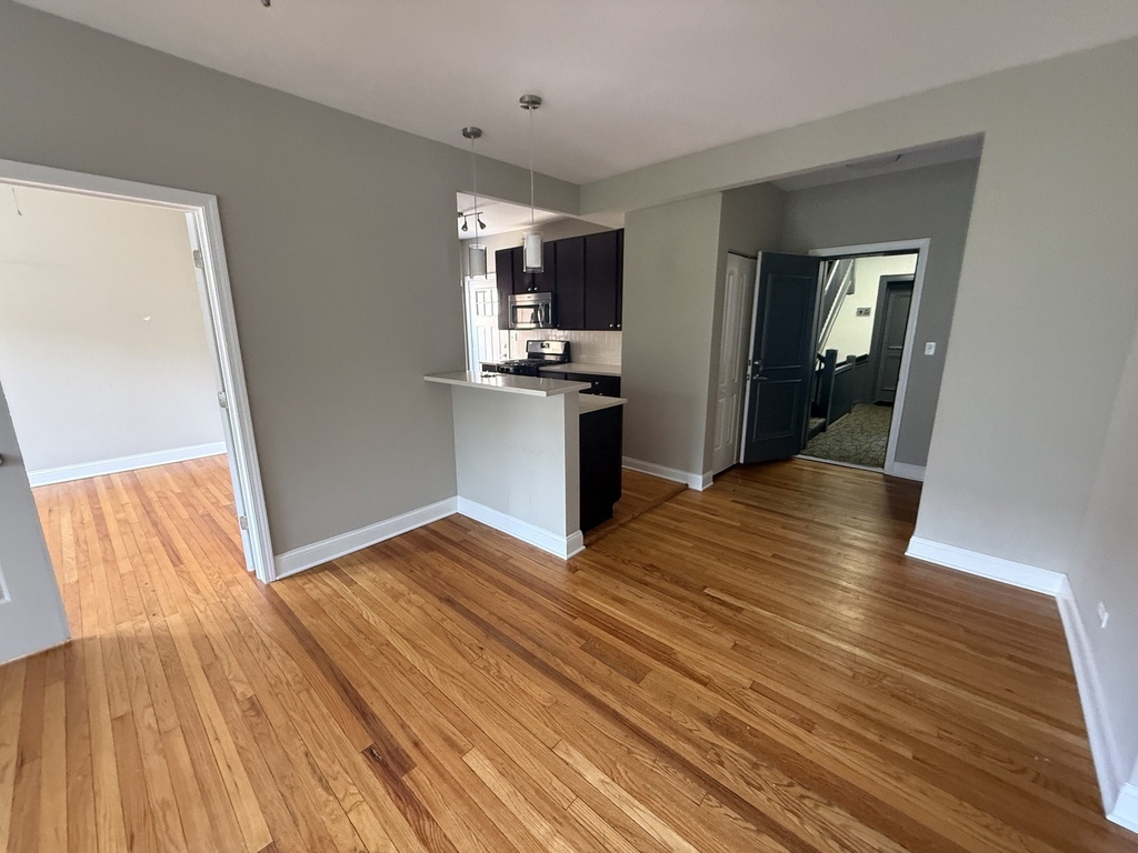 836 E 53rd Street - Photo 1