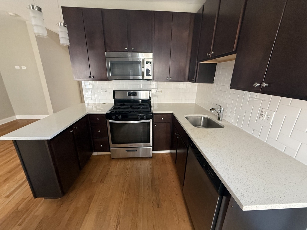 836 E 53rd Street - Photo 8